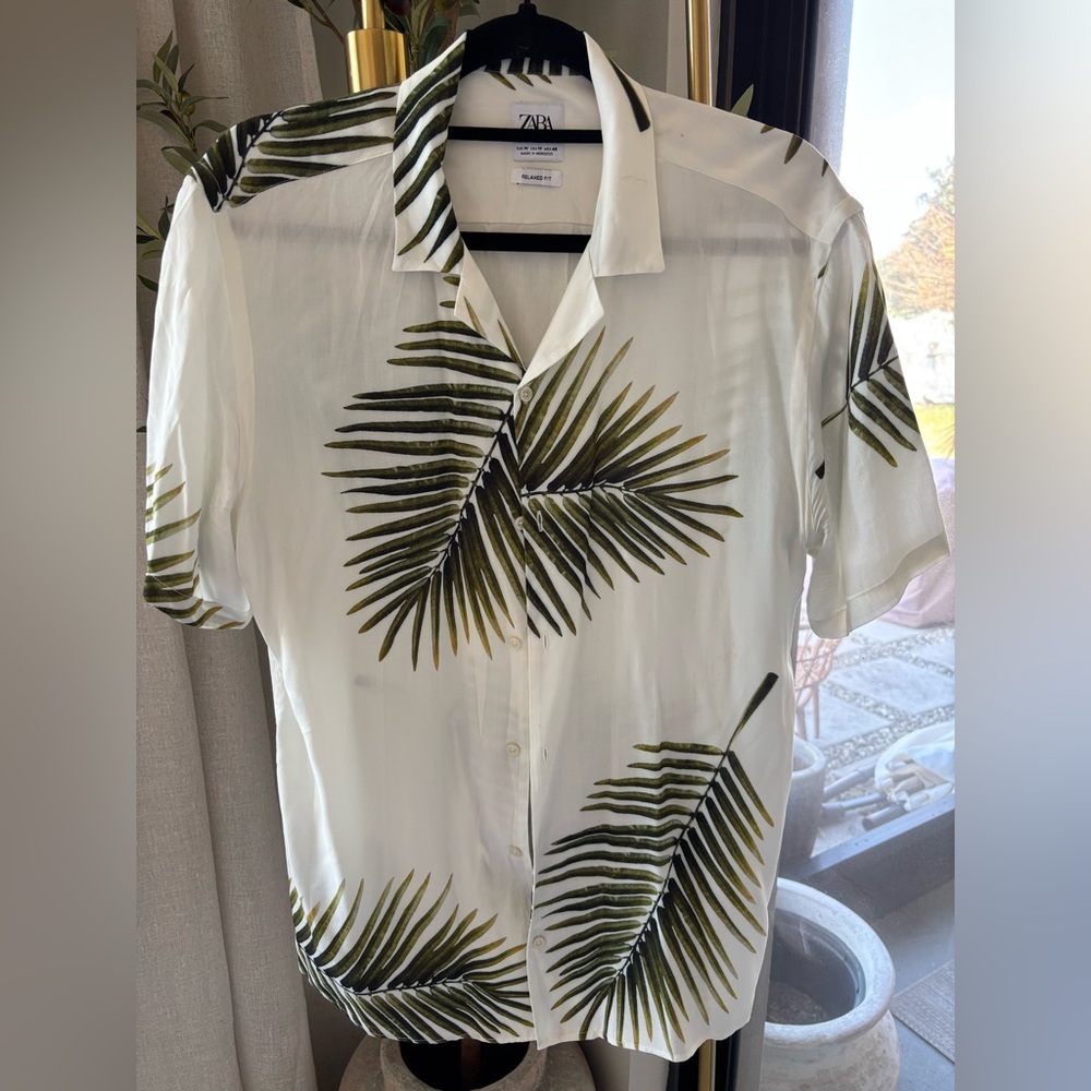 Zara Men’s White and Olive Palm Leaf Shirt